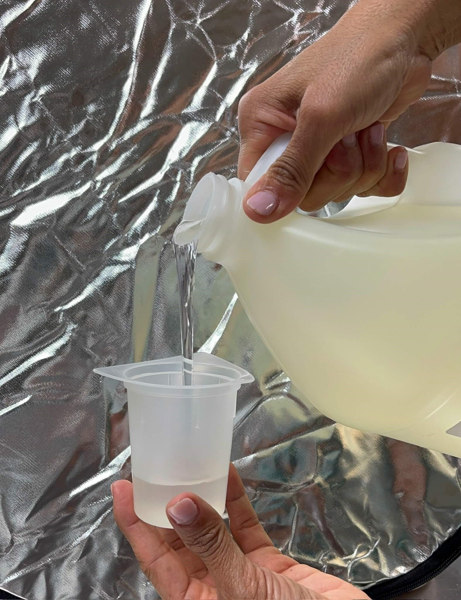 Sensitive Skin Cleansing Gel - Image 2